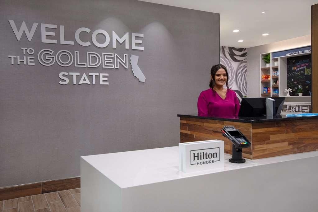 Hampton Inn & Suites Ontario Rancho Cucamonga Bagian luar foto